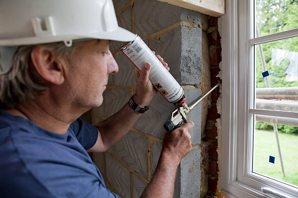 Best Insulation Contractor Near Me  in Montezuma, IA